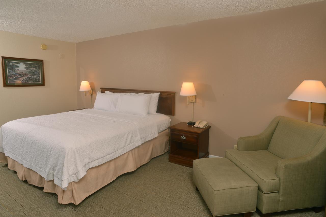 Hampton Inn & Suites Springfield - thumb 44