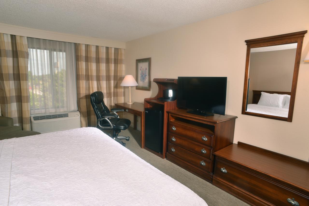 Hampton Inn & Suites Springfield - thumb 14