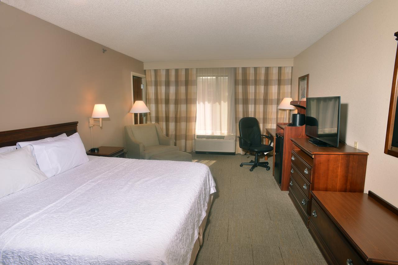 Hampton Inn & Suites Springfield - thumb 17
