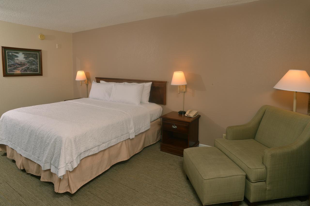 Hampton Inn & Suites Springfield - thumb 10