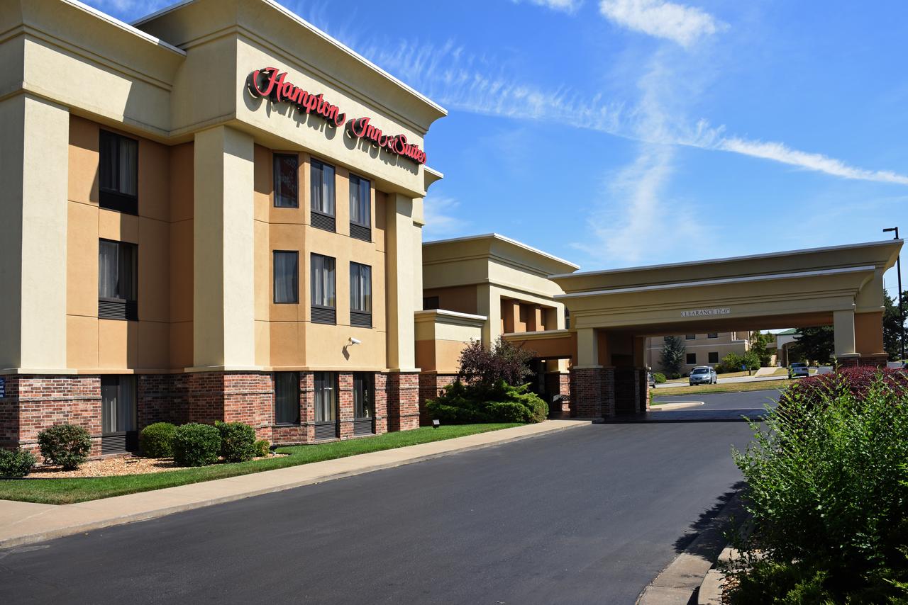 Hampton Inn & Suites Springfield - thumb 0