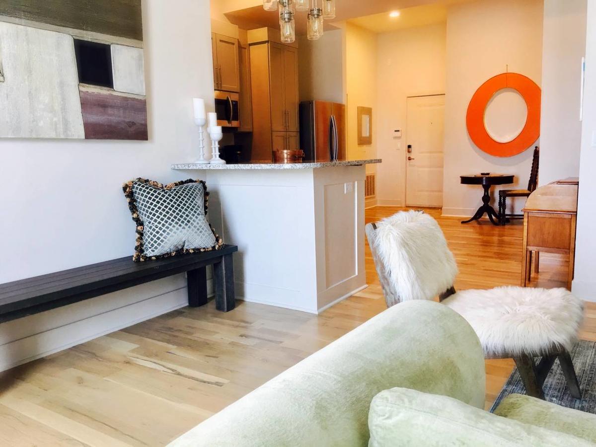 301 Â· Private Hotel Lofts In The Heart Of The City V I P - thumb 4