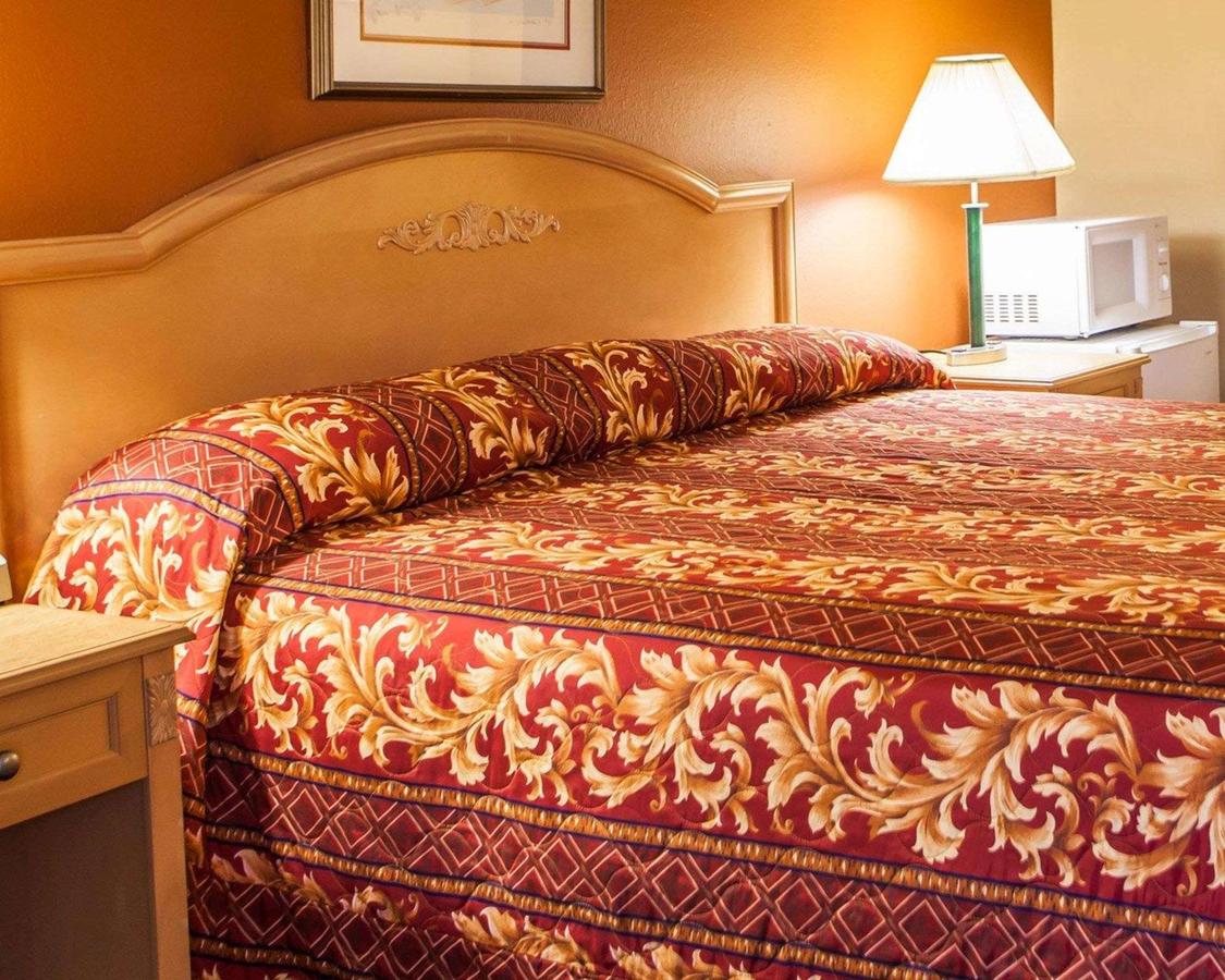 Rodeway Inn Saint Charles - thumb 16