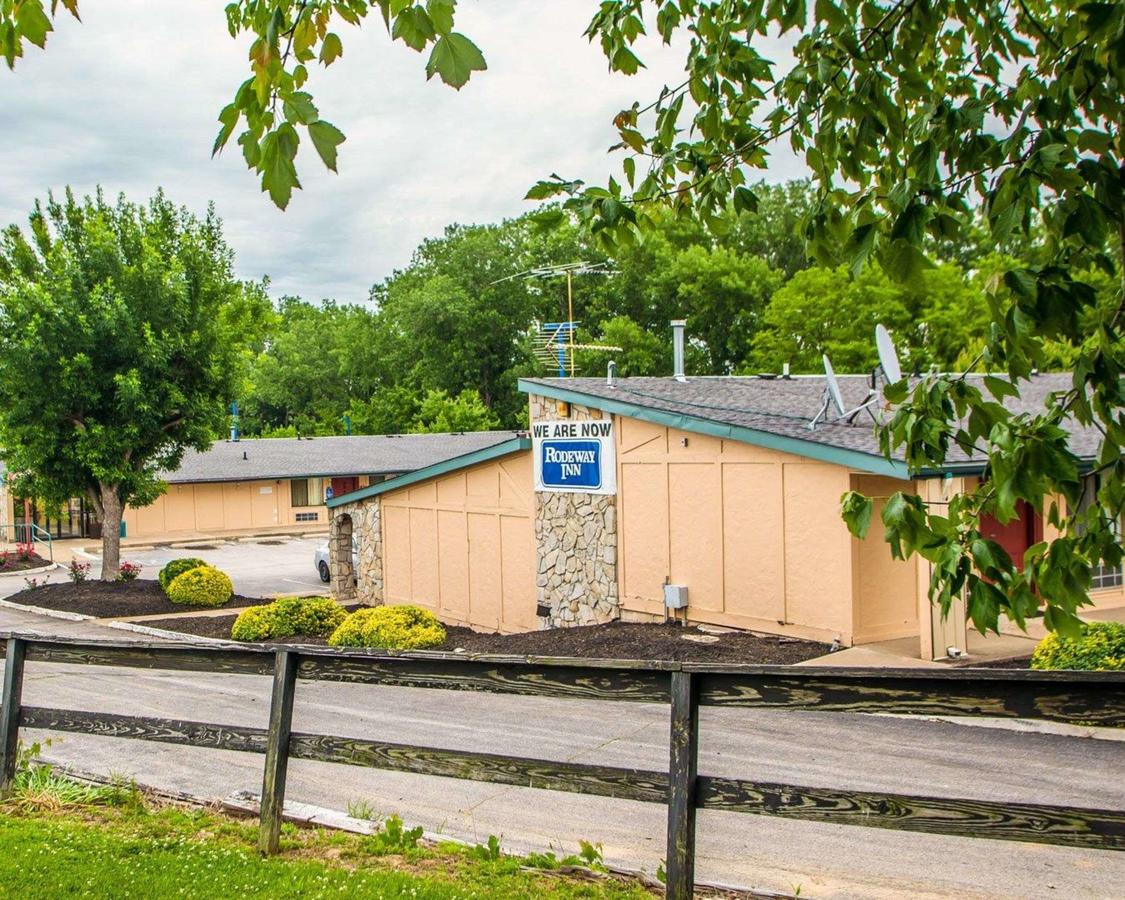 Rodeway Inn Saint Charles - thumb 21