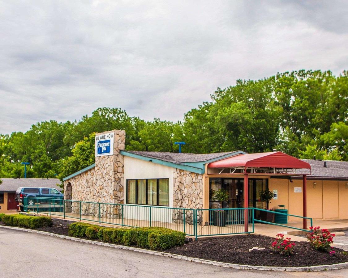 Rodeway Inn Saint Charles - thumb 2
