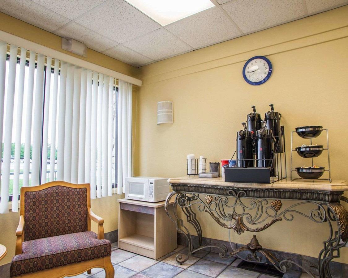Rodeway Inn Saint Charles - thumb 13