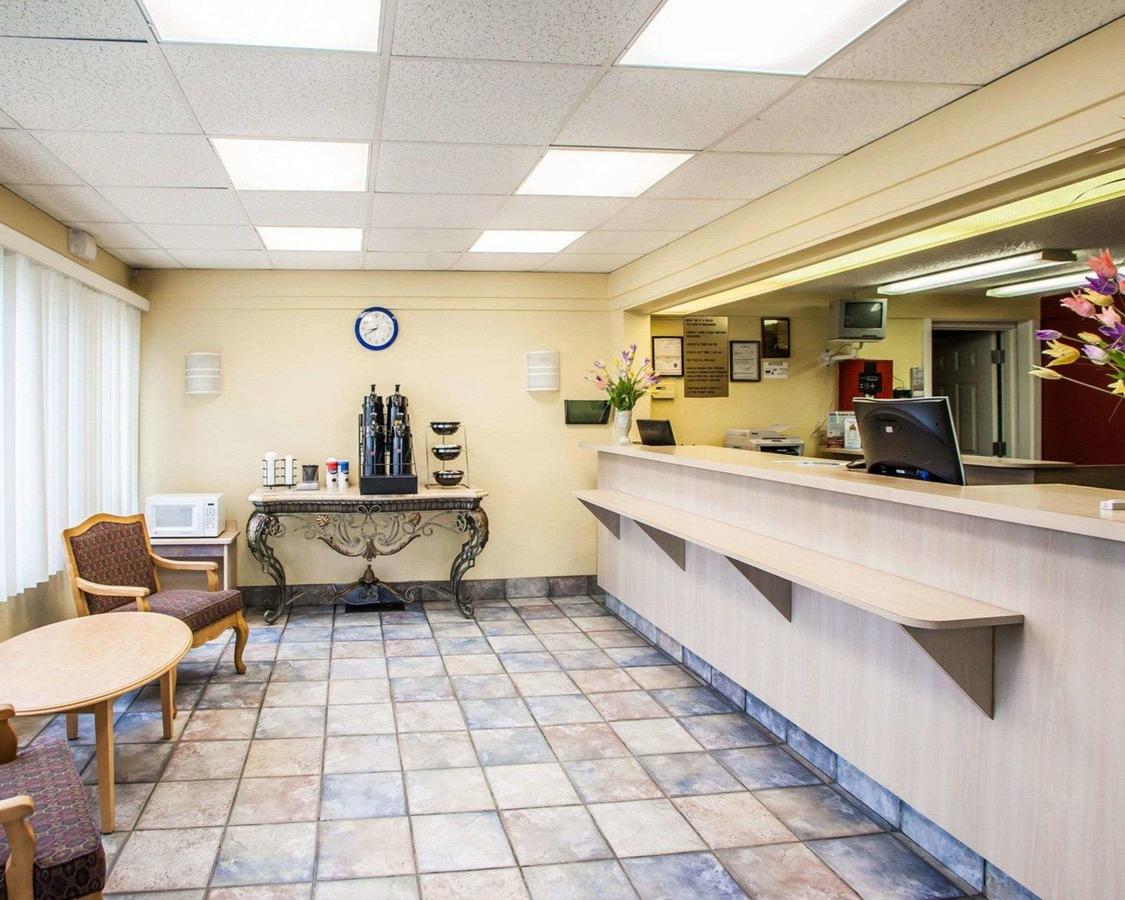 Rodeway Inn Saint Charles - thumb 20