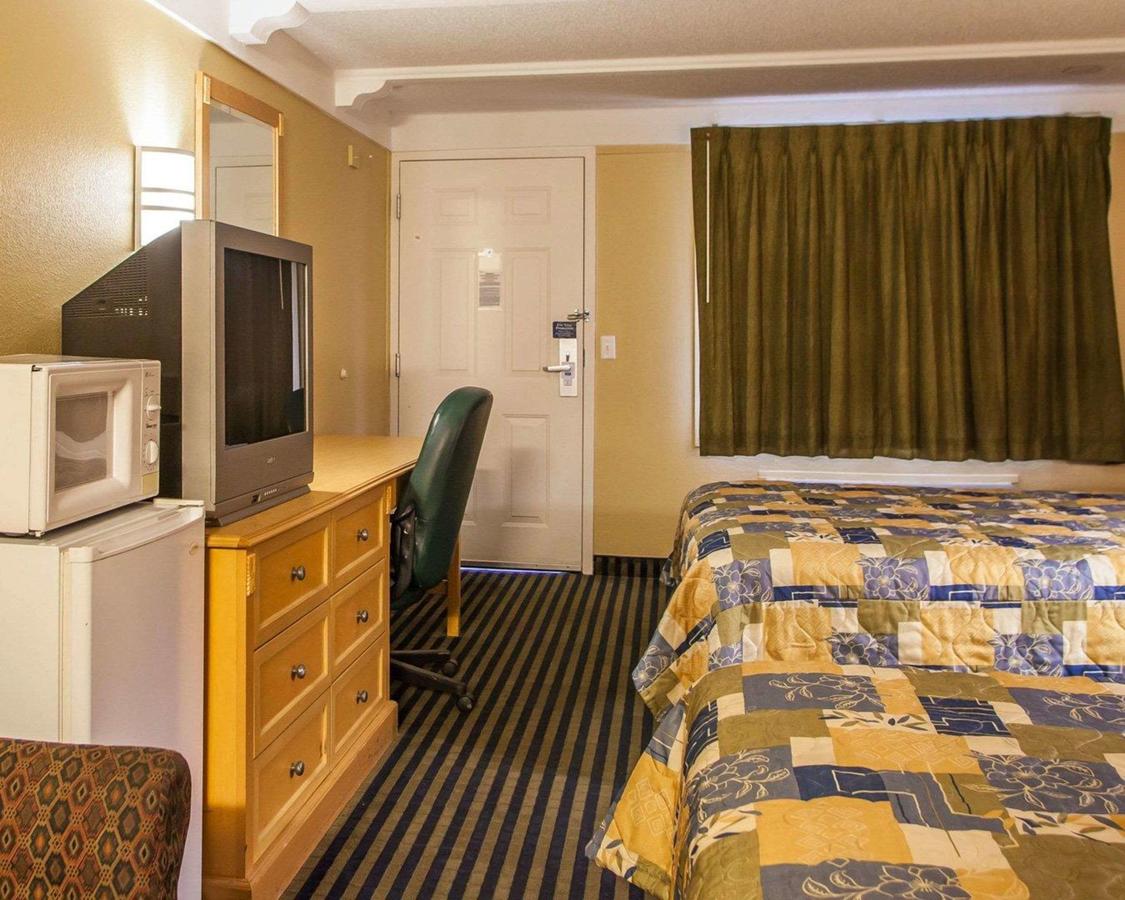 Rodeway Inn Saint Charles - thumb 15