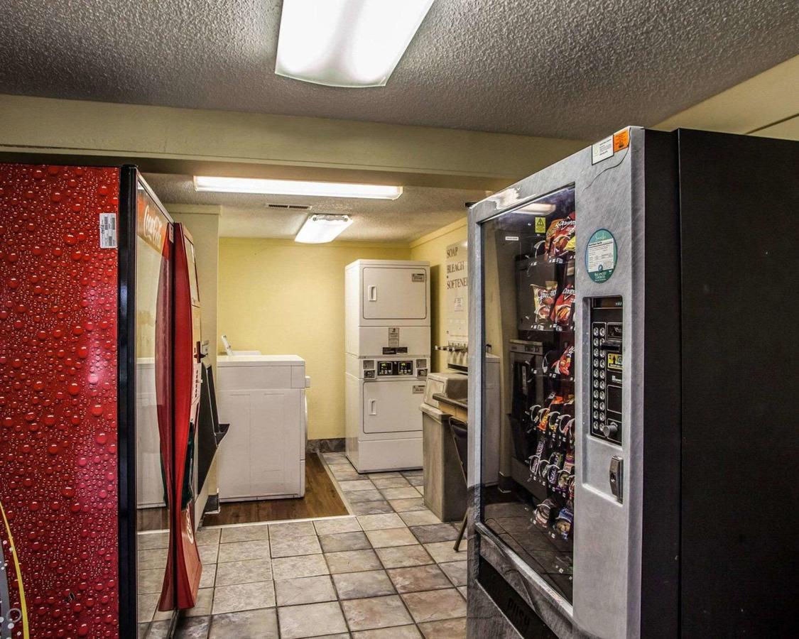 Rodeway Inn Saint Charles - thumb 18