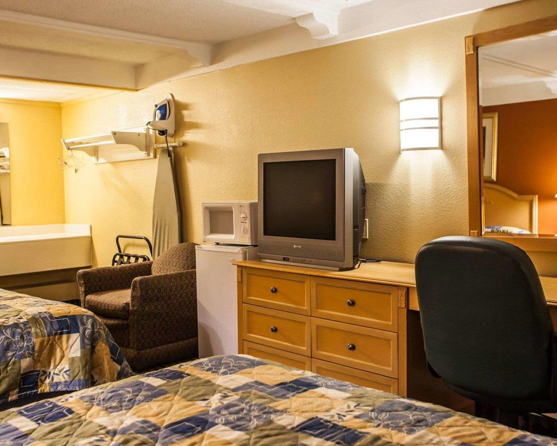Rodeway Inn Saint Charles - thumb 17