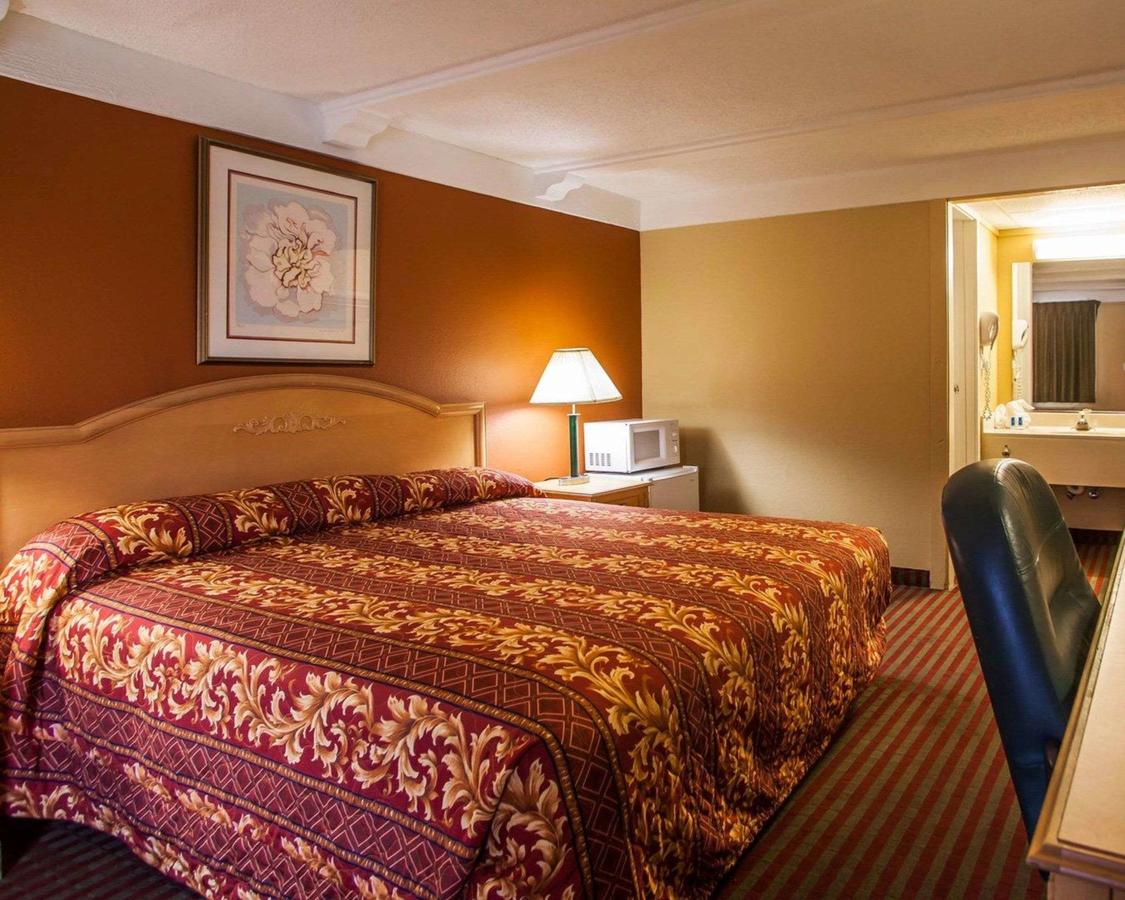 Rodeway Inn Saint Charles - thumb 4