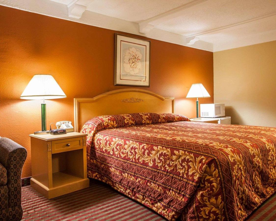 Rodeway Inn Saint Charles - thumb 9