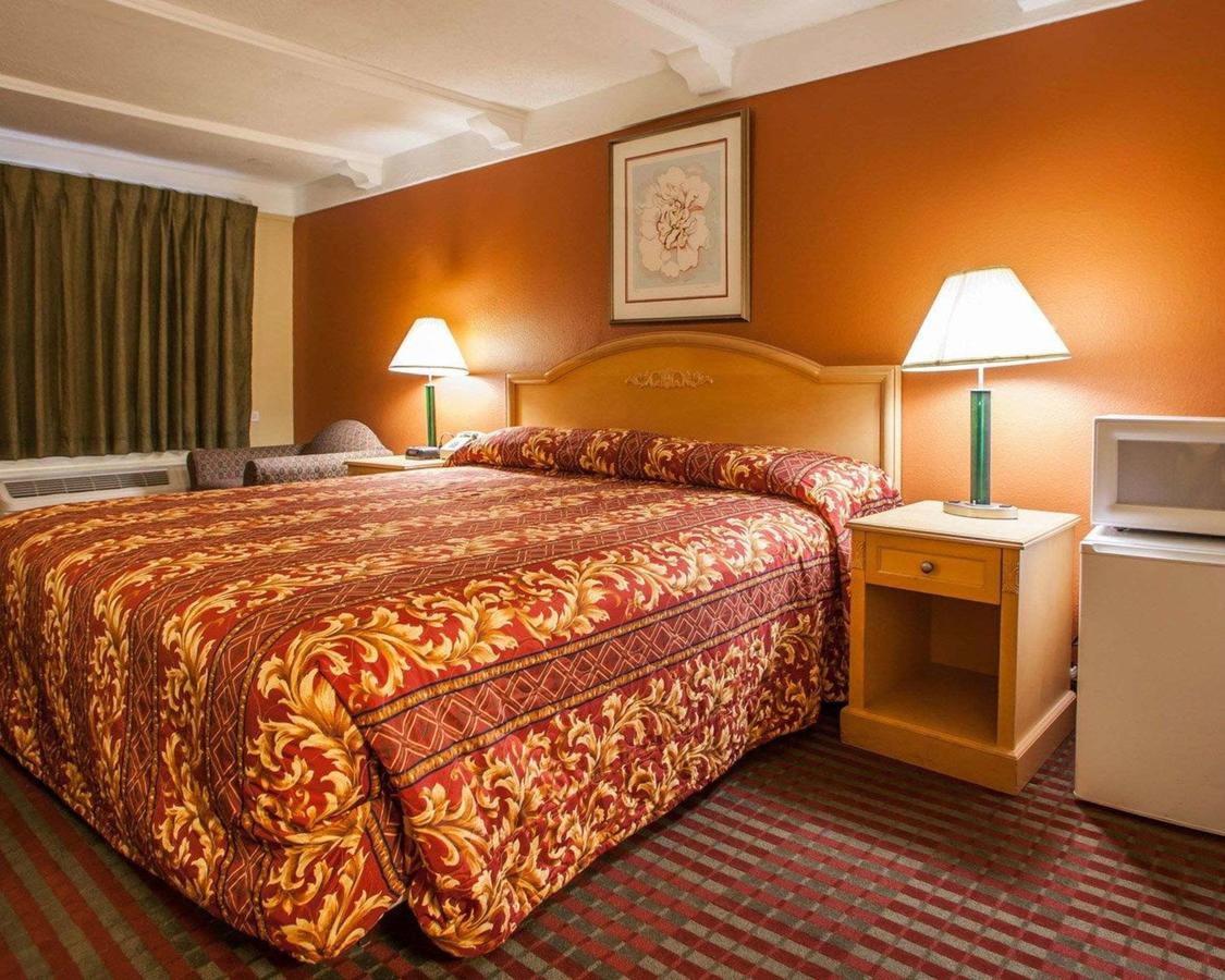 Rodeway Inn Saint Charles - thumb 10
