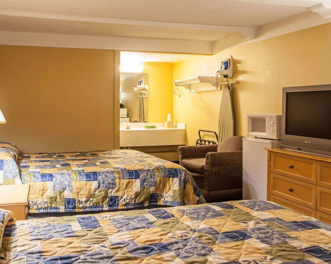 Rodeway Inn Saint Charles - thumb 19