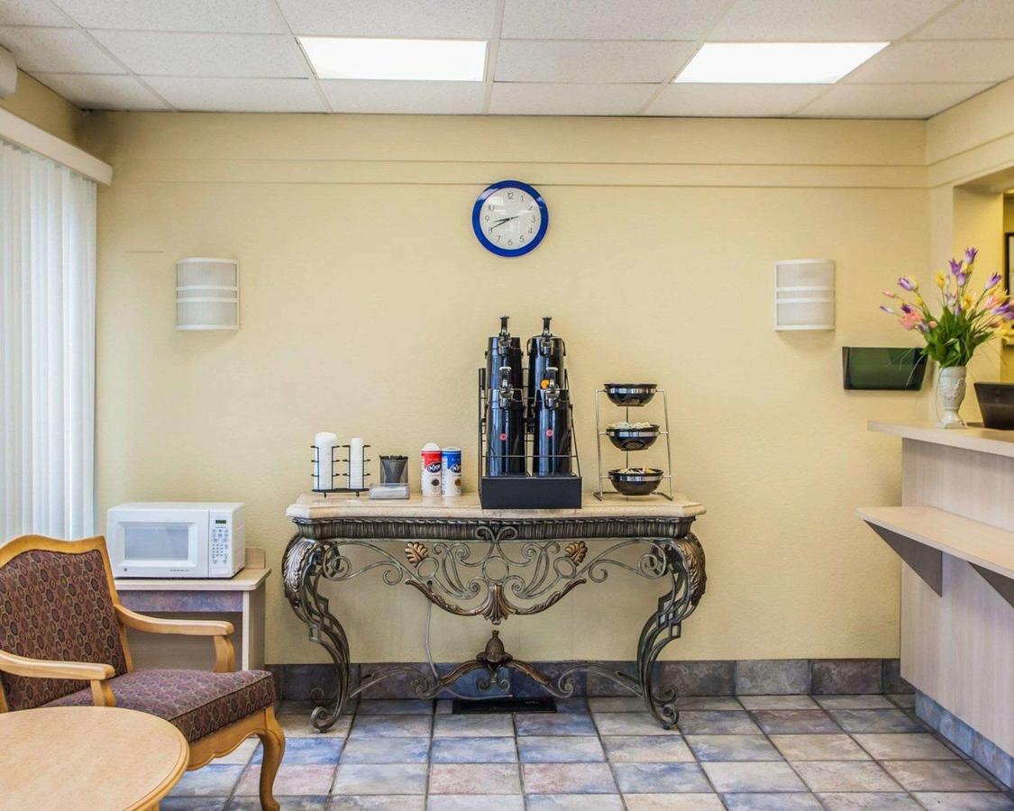 Rodeway Inn Saint Charles - thumb 14