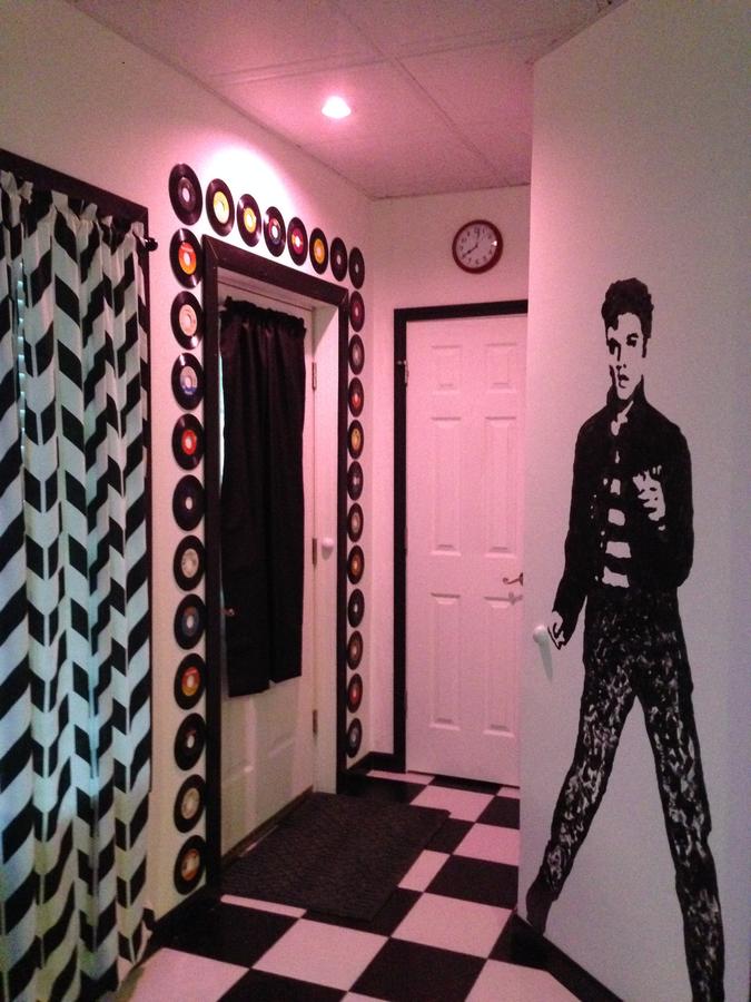 Swan Song Inn - thumb 1