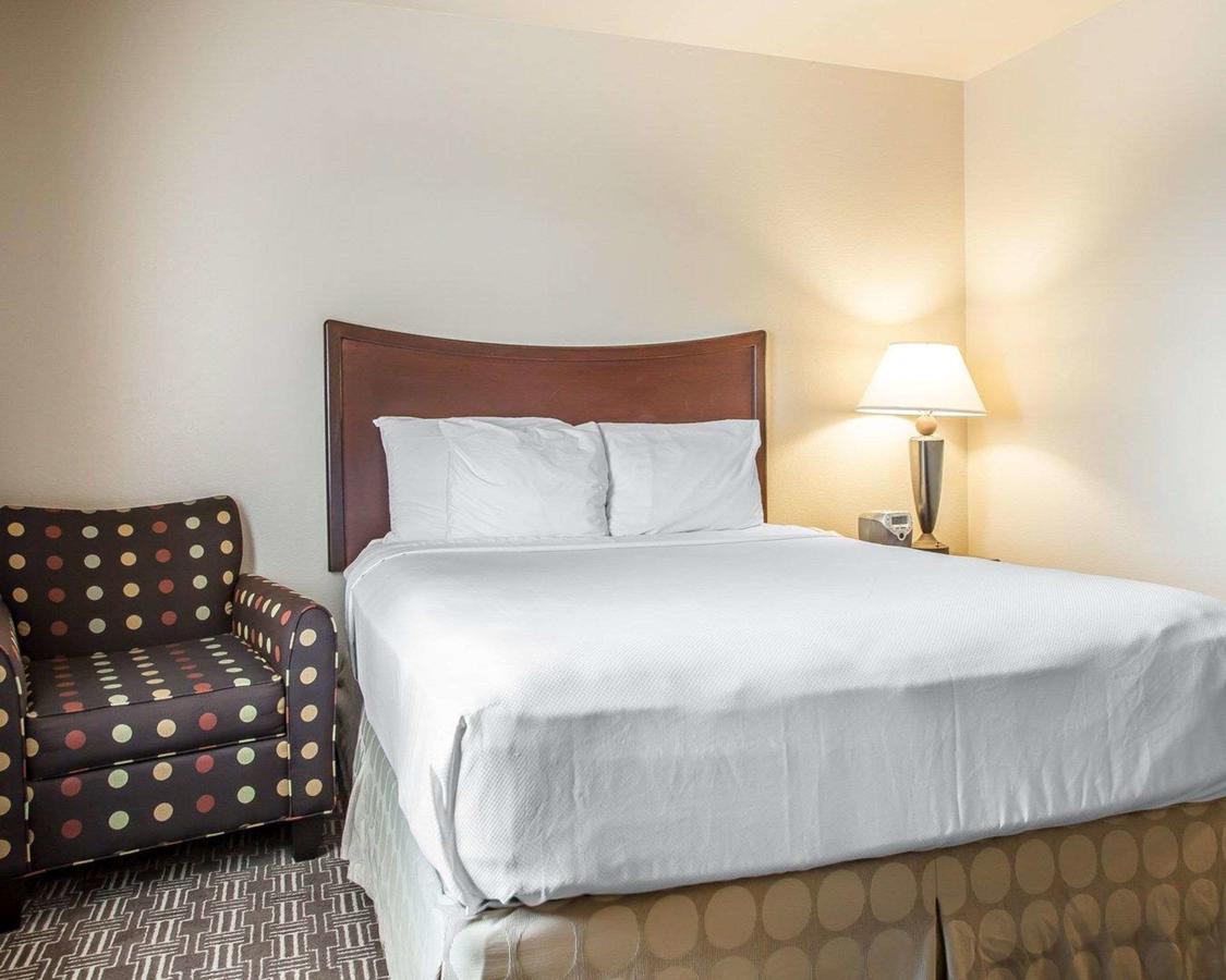 MainStay Suites Saint Robert - thumb 4