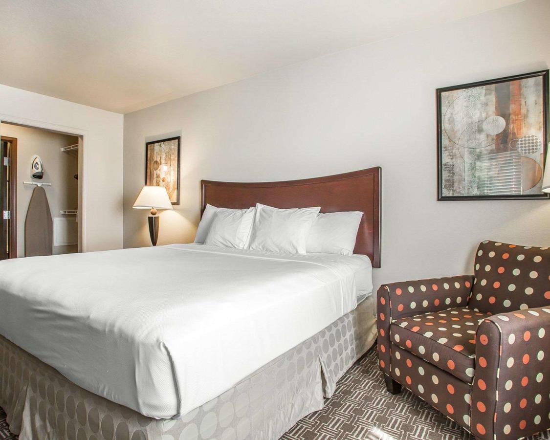 MainStay Suites Saint Robert - thumb 28