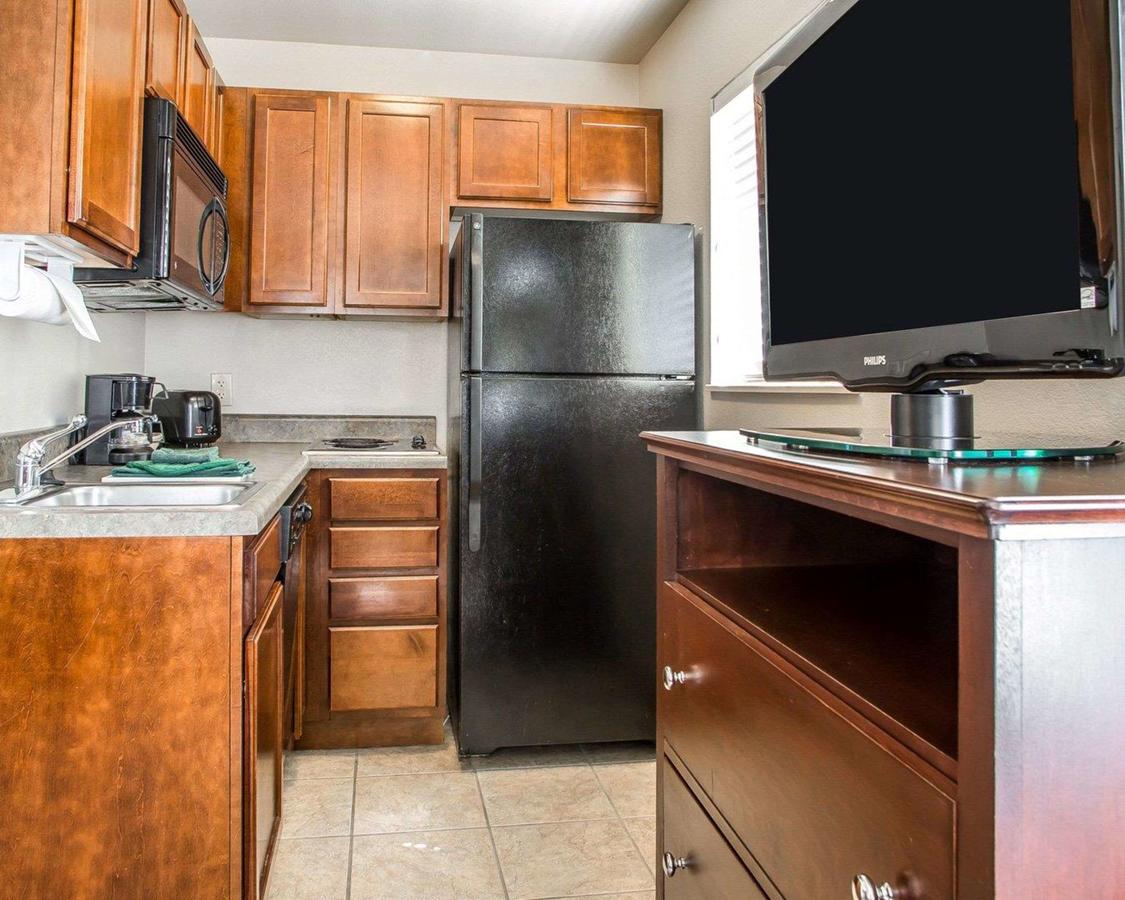 MainStay Suites Saint Robert - thumb 5