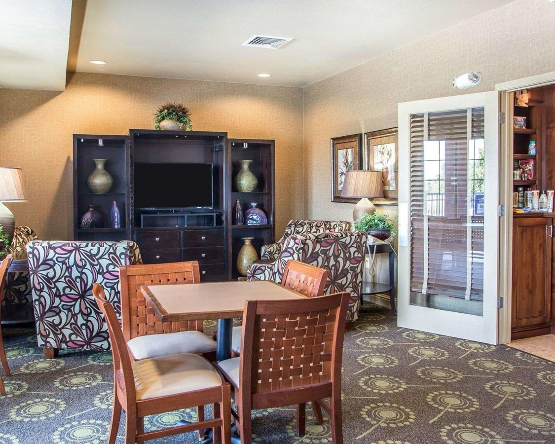 MainStay Suites Saint Robert - thumb 6