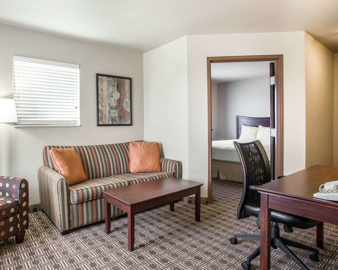 MainStay Suites Saint Robert - thumb 17