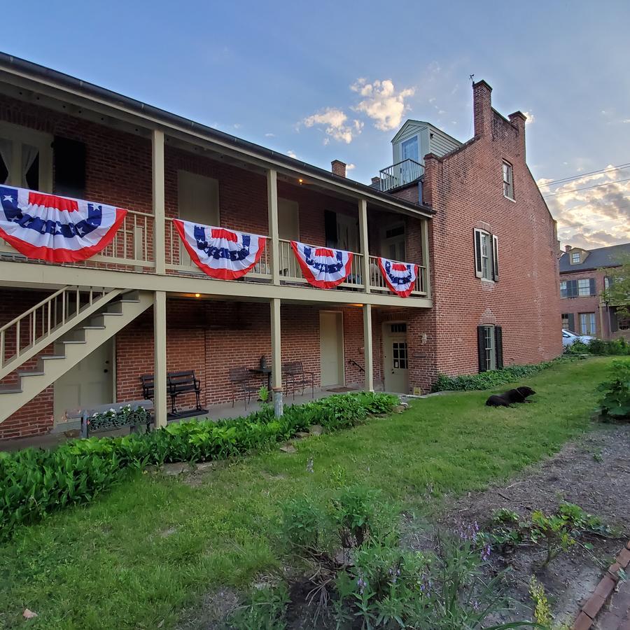 Boone's Lick Trail Inn - thumb 25