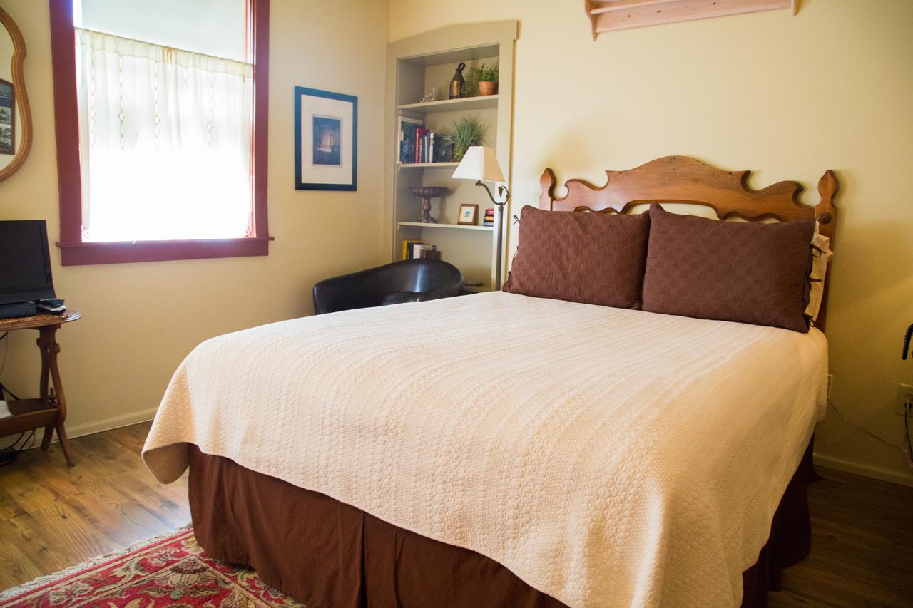 Boone's Lick Trail Inn - thumb 23