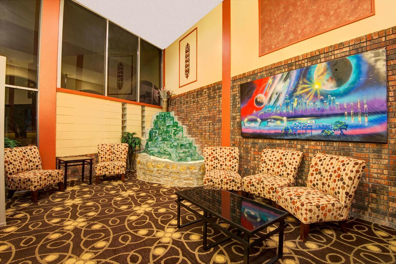 Days Inn By Wyndham Kansas City - thumb 6