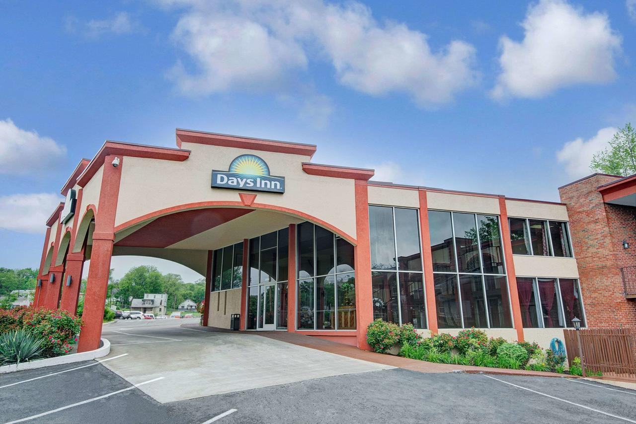 Days Inn By Wyndham Kansas City - thumb 1