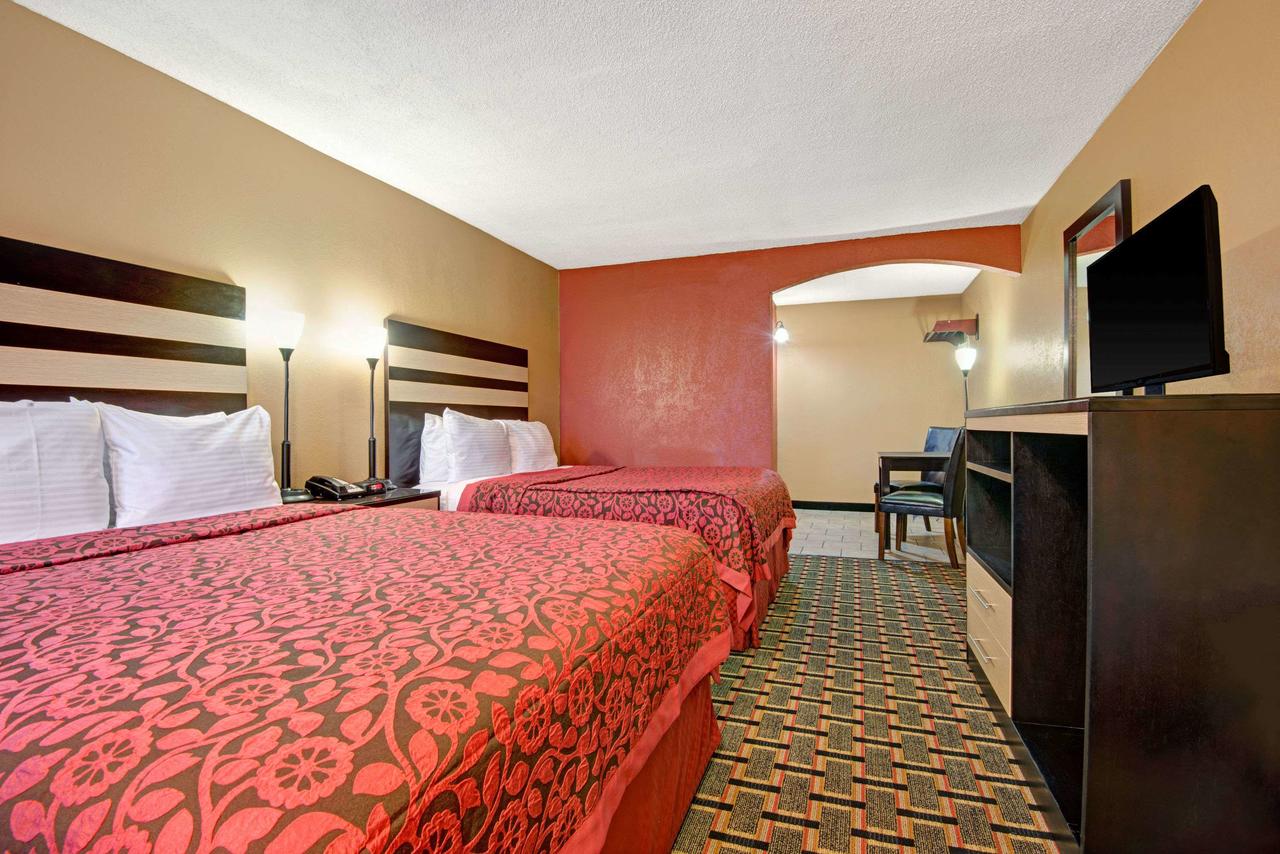 Days Inn By Wyndham Kansas City - thumb 9