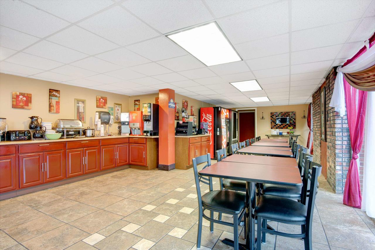 Days Inn By Wyndham Kansas City - thumb 3