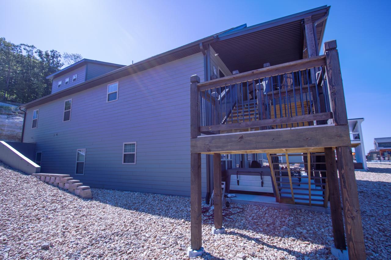 Lakefront Haven Home - thumb 39