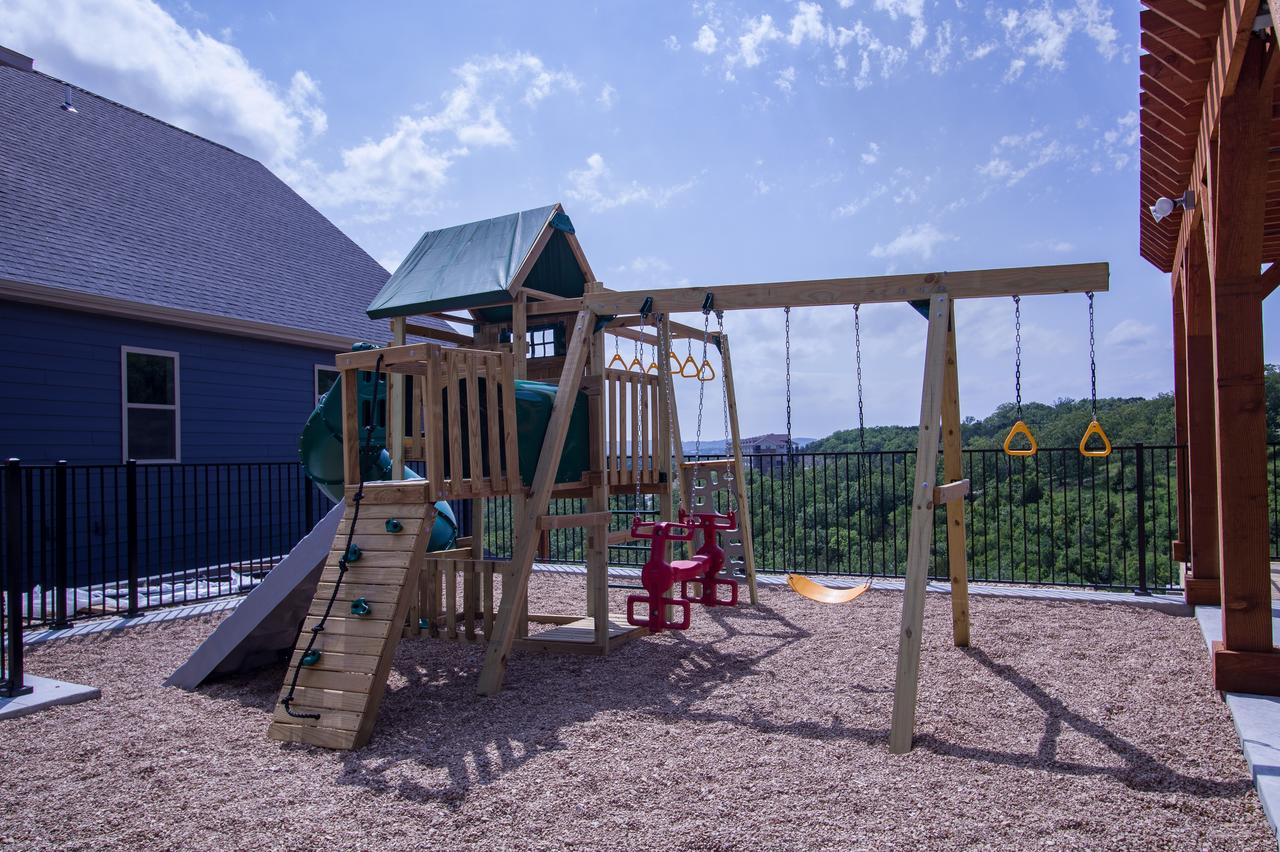Lakefront Haven Home - thumb 9