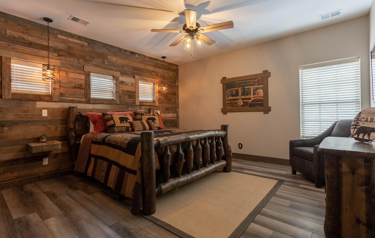 Lakefront Haven Home - thumb 16
