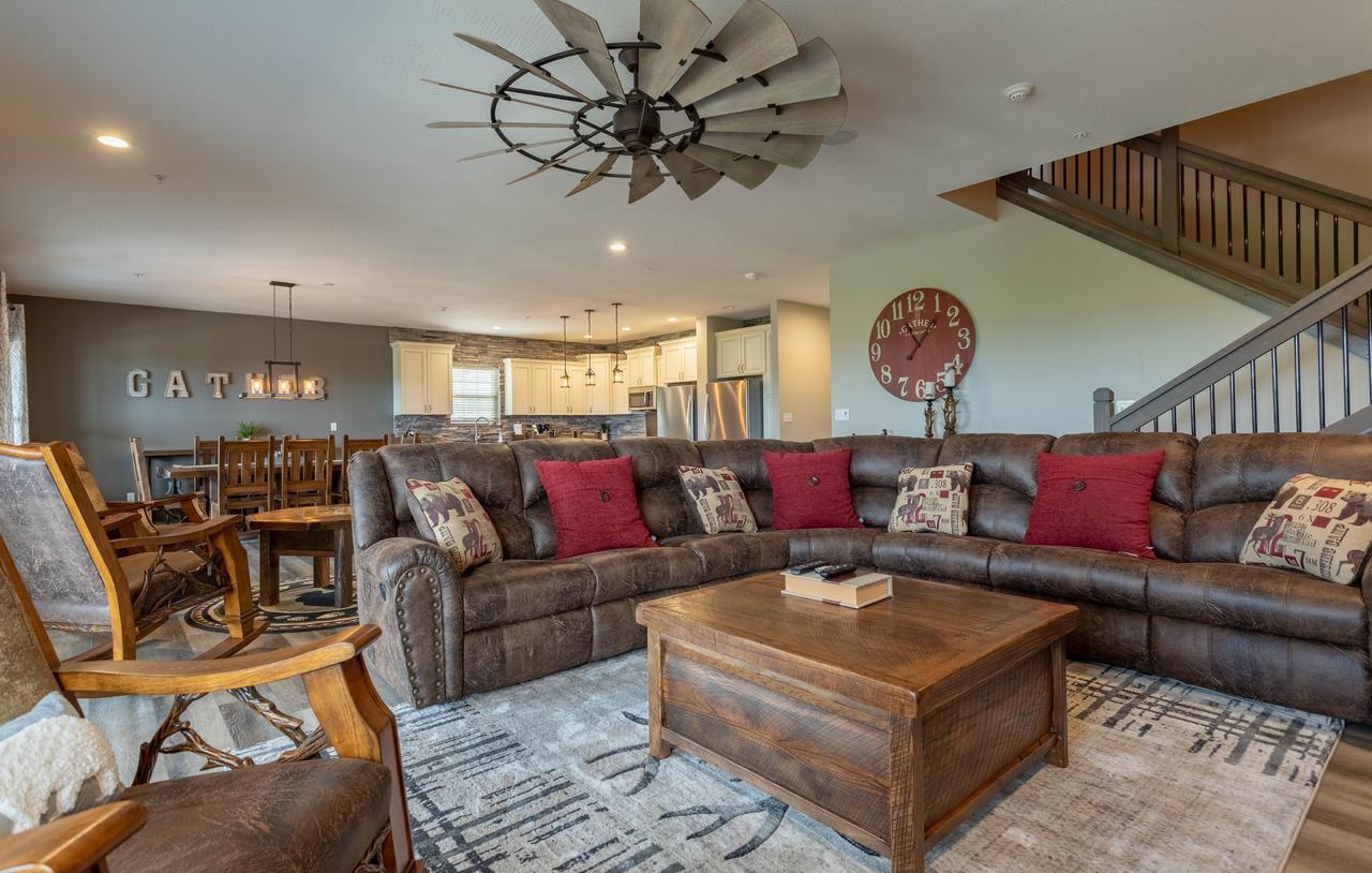 Lakefront Haven Home - thumb 15