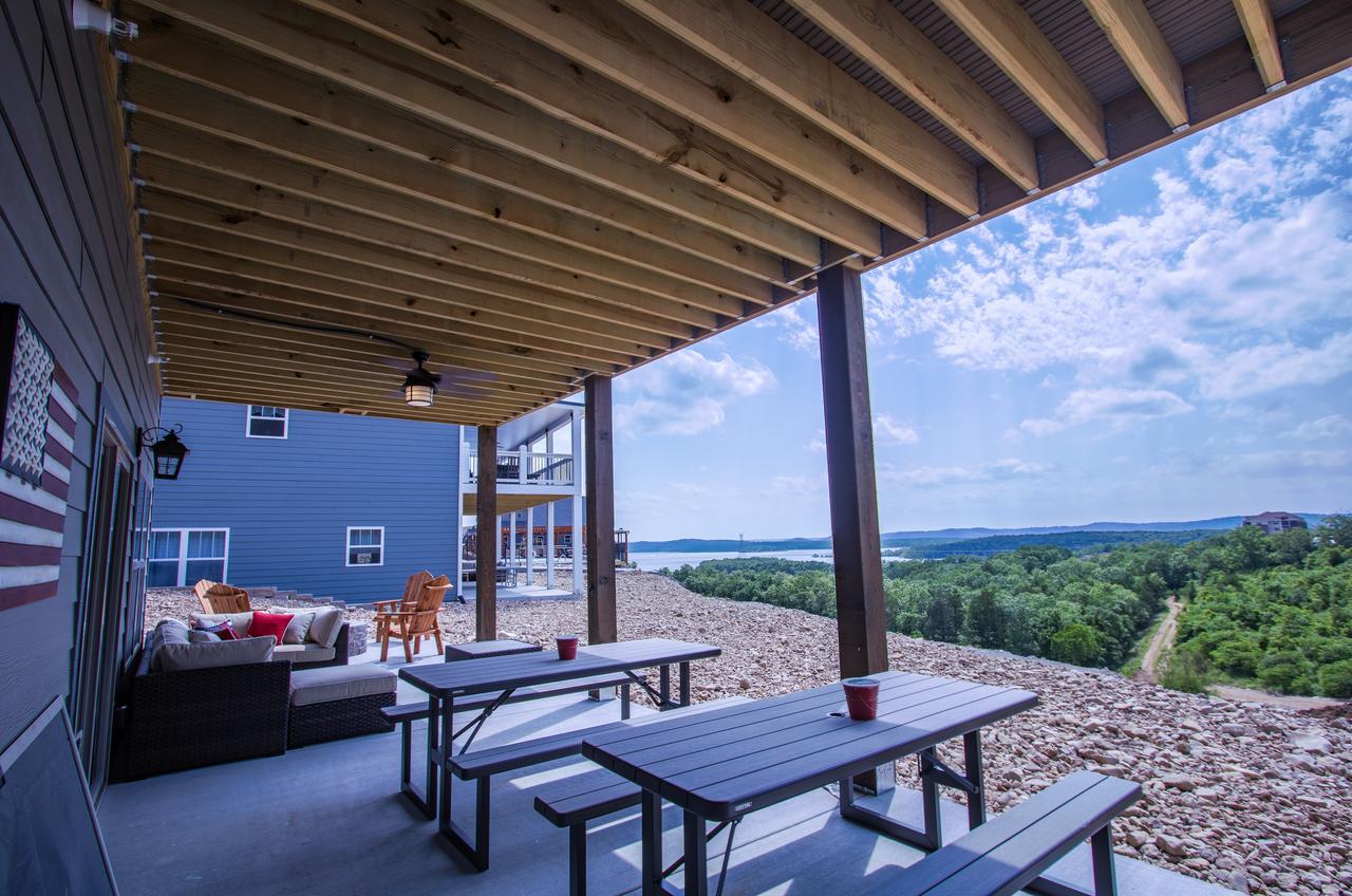 Lakefront Haven Home - thumb 29