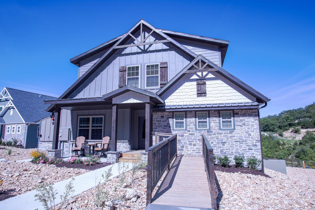 Lakefront Haven Home - thumb 37