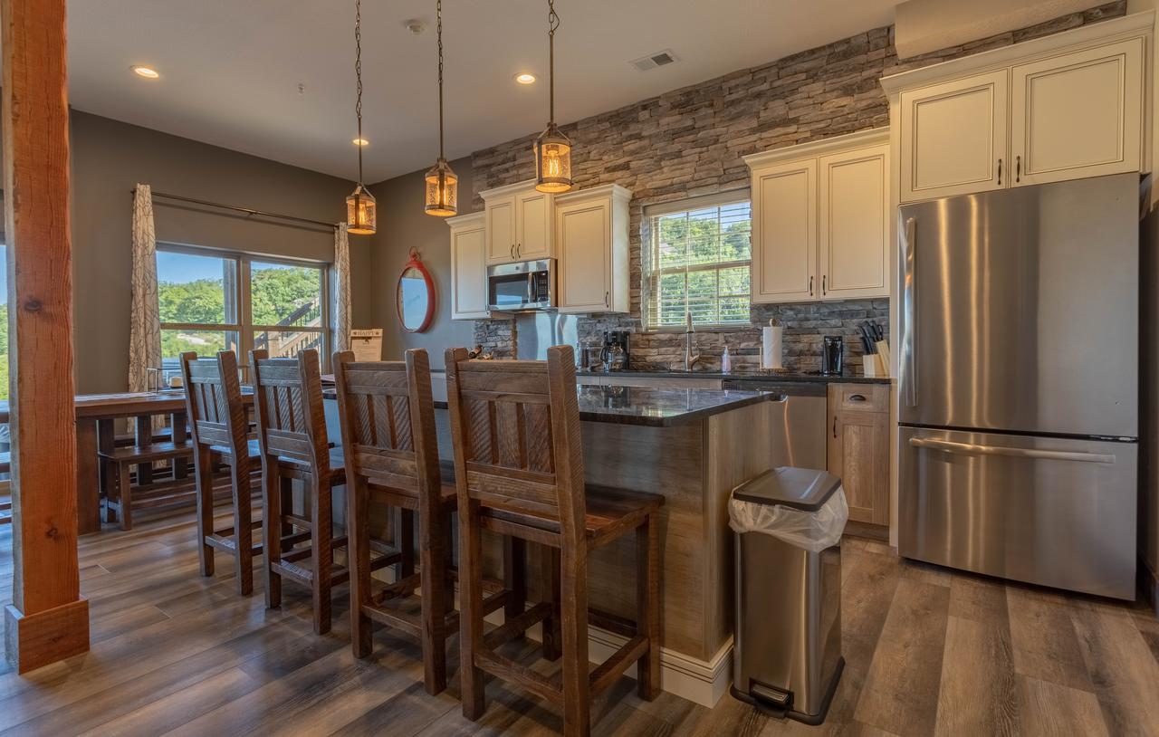 Lakefront Haven Home - thumb 5