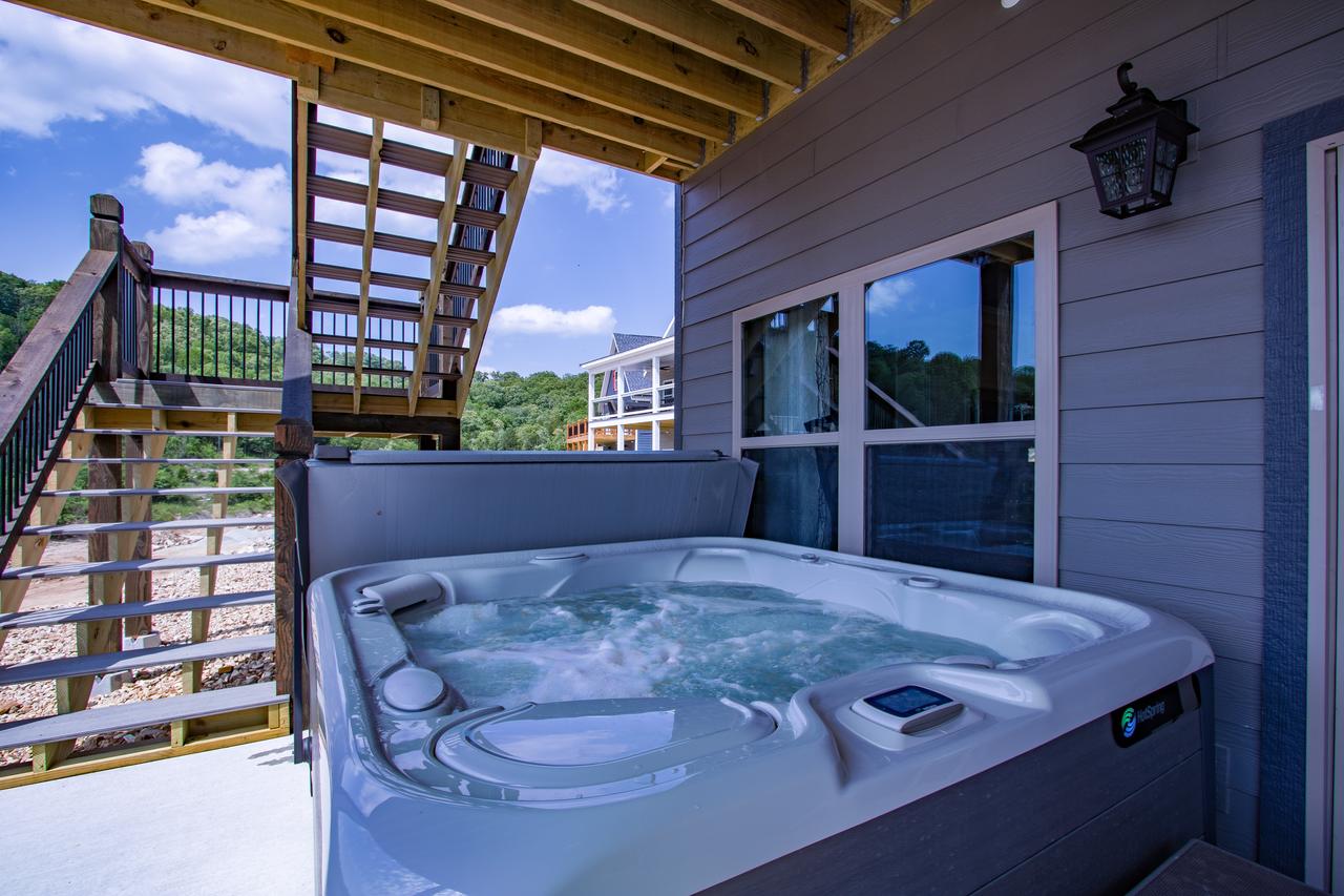 Lakefront Haven Home - thumb 31