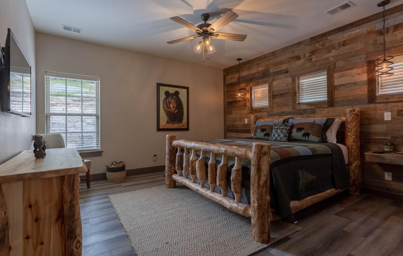 Lakefront Haven Home - thumb 18