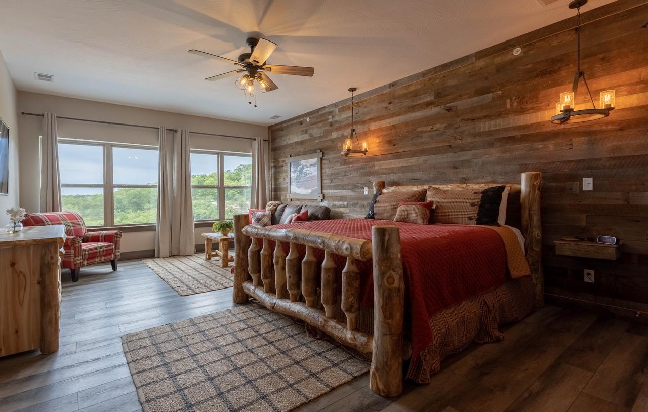 Lakefront Haven Home - thumb 10