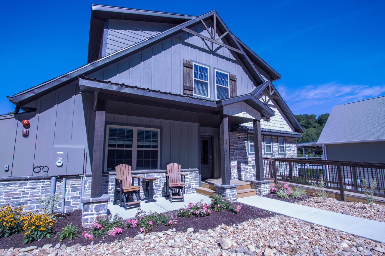 Lakefront Haven Home - thumb 40