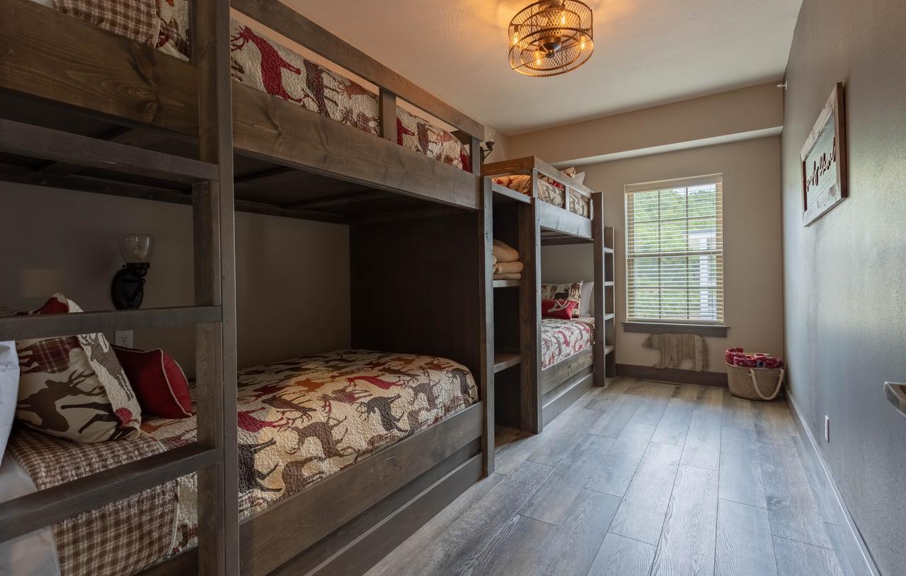 Lakefront Haven Home - thumb 25