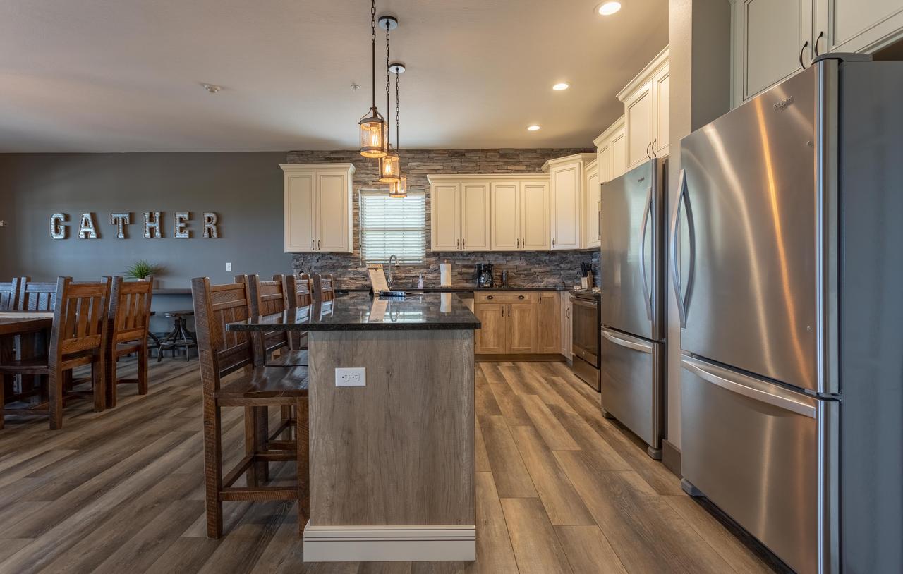 Lakefront Haven Home - thumb 3