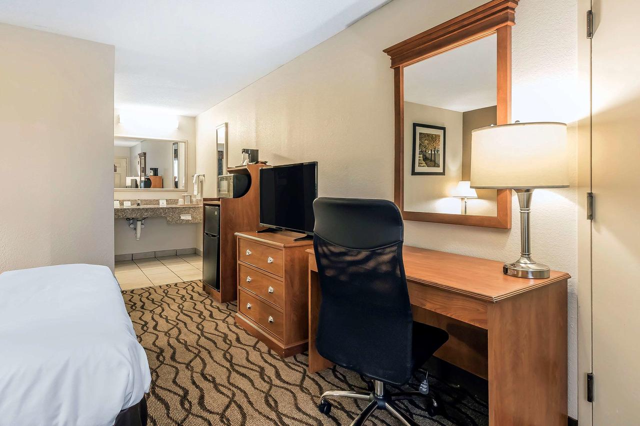 Quality Inn Charleston I-57 - thumb 3