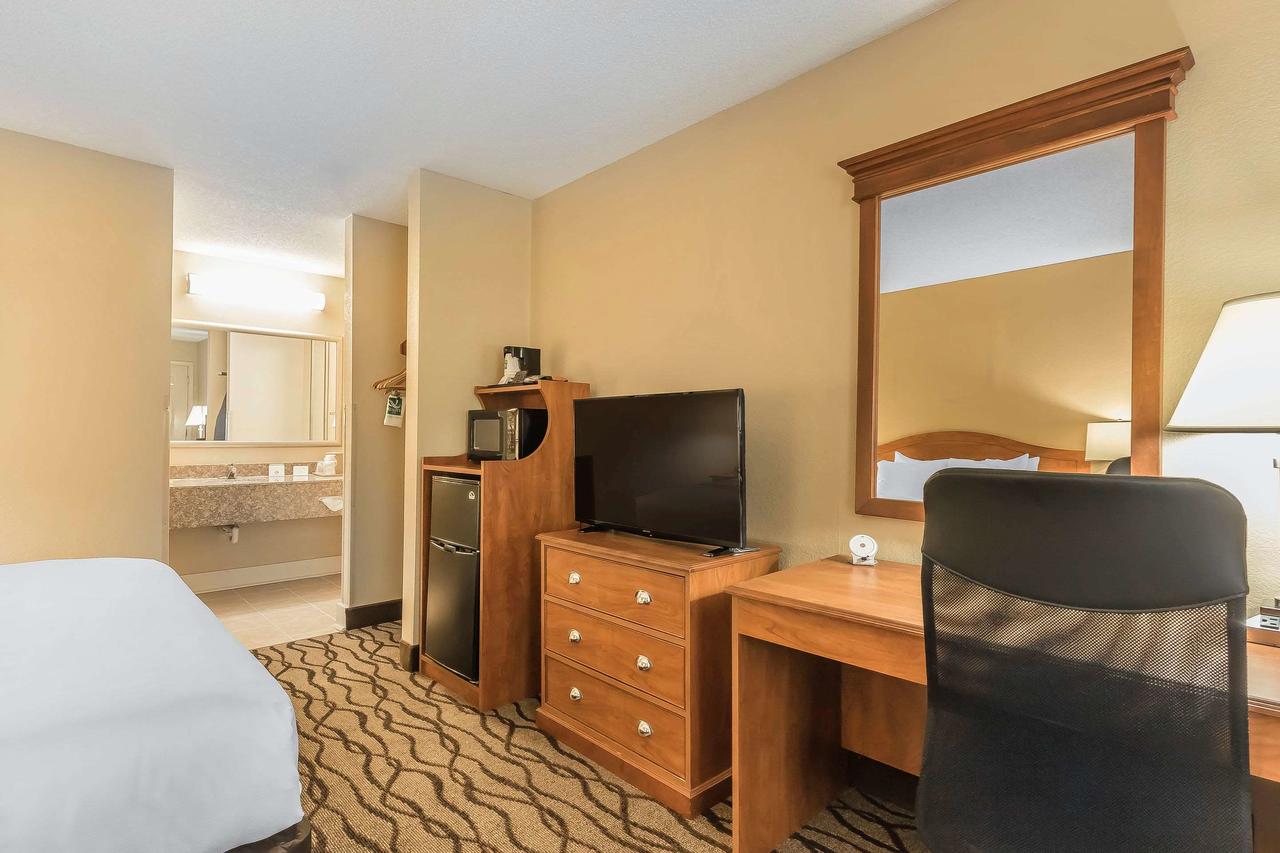 Quality Inn Charleston I-57 - thumb 5