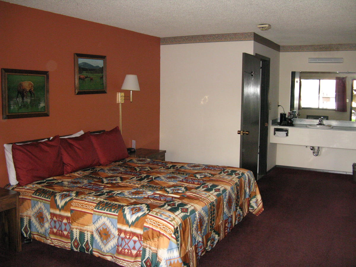 Branding Iron Motel - thumb 19