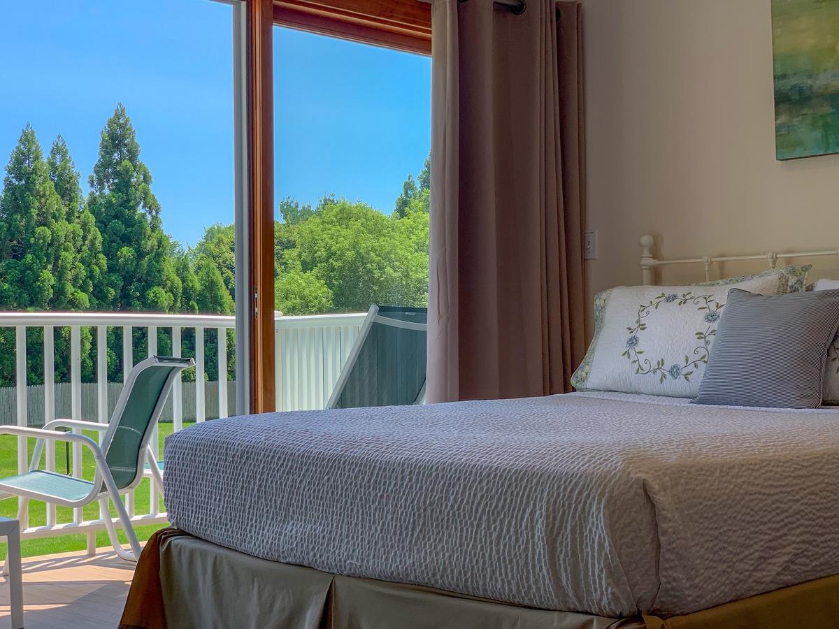 East Hampton House Resort - thumb 1