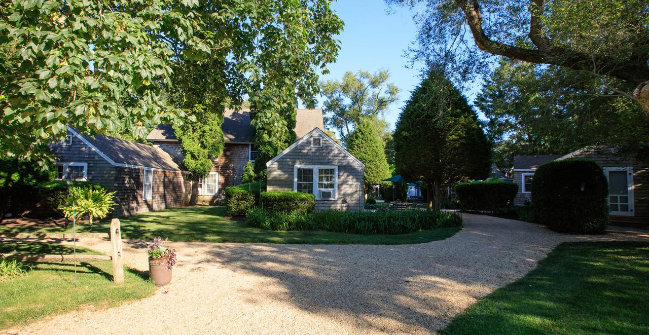 Gansett Green Manor - thumb 0