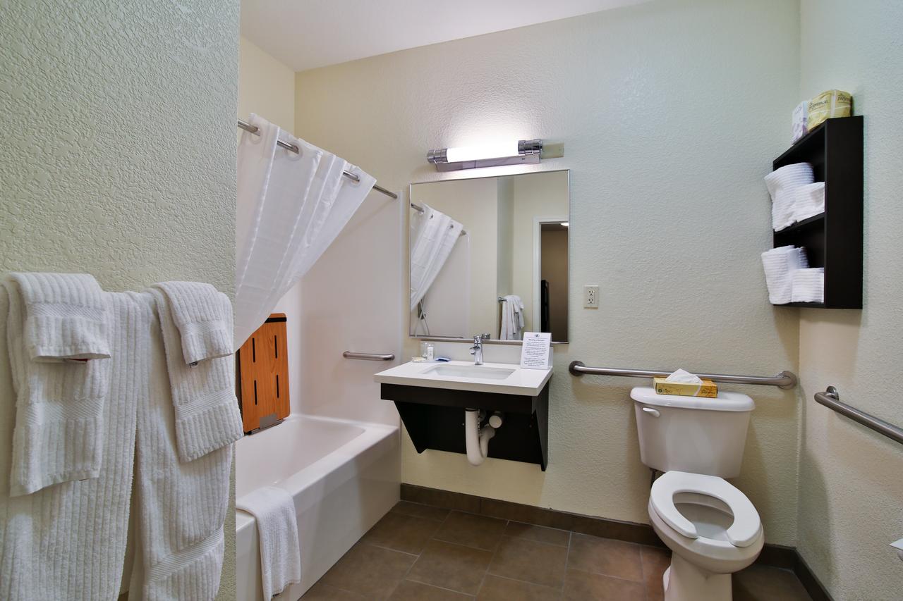 Candlewood Suites Bismarck - thumb 3